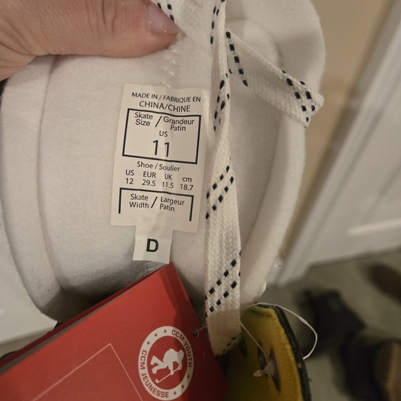Brand new CCM Ice Hockey skates - Picture 2 of 4